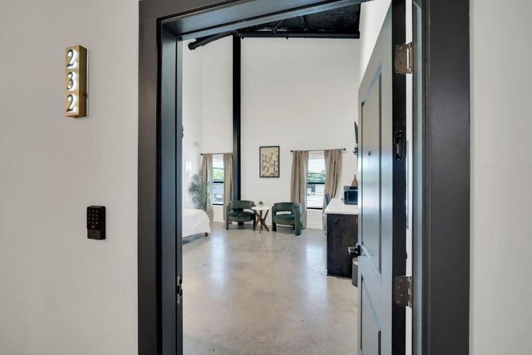 Room 2, The Lawson District, Ellis