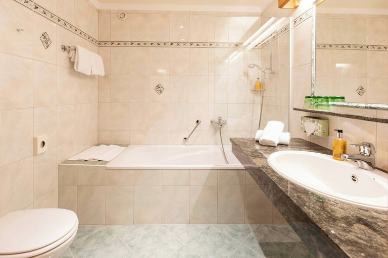 Bathroom 5, Das Walchsee Resort, Kufstein