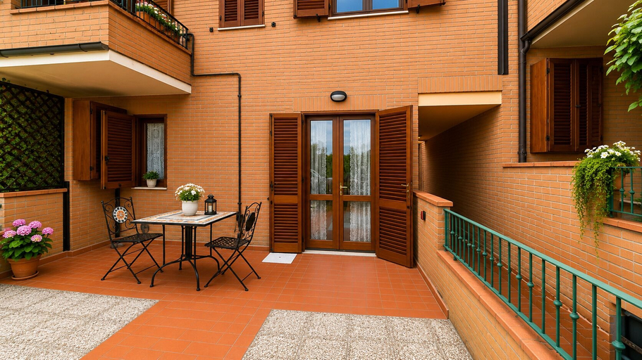Outdoor dining 4, Belvedere Nada, Siena