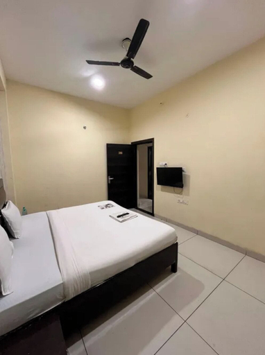 Room 5, Fabhotel Shree I, Indore
