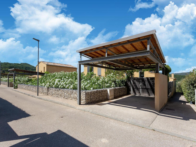 Surrounding environment 5, Villa in Malaucene with Mont Ventoux Views, Vaucluse
