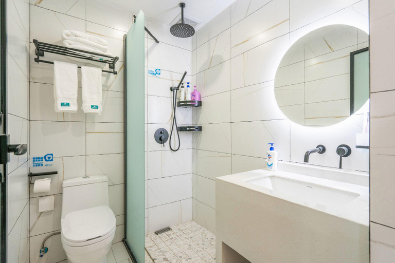 Bathroom 3, Smiley's Long Time No See Hostel - Chongqing, Chongqing