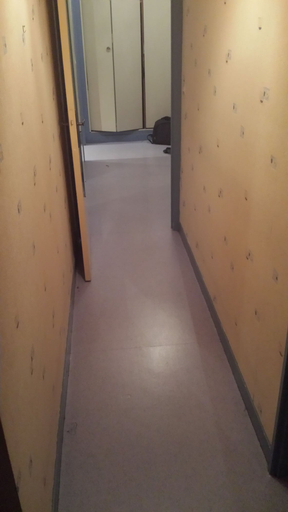 Interior 3, Chambre proche tram et metro, Seine-Saint-Denis