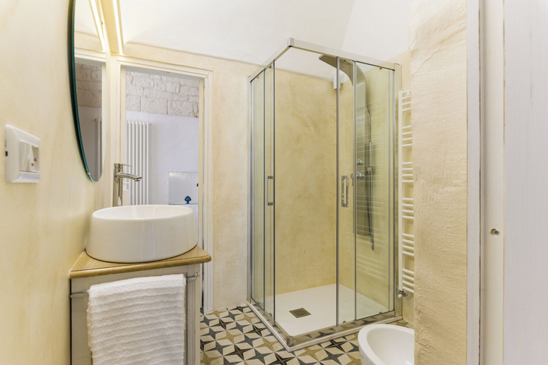 Bathroom 3, La Dimora del Tempo by Wonderful Italy, Brindisi