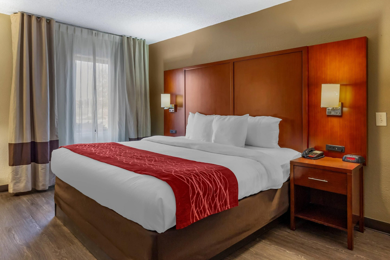Bedroom 3, Comfort Inn Fort Mill Amusement Park at Carowinds Blvd, York