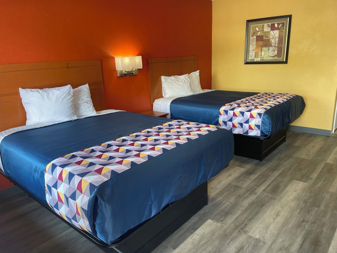 Room 2, Studio 6 Suites Hot Springs, AR, Garland