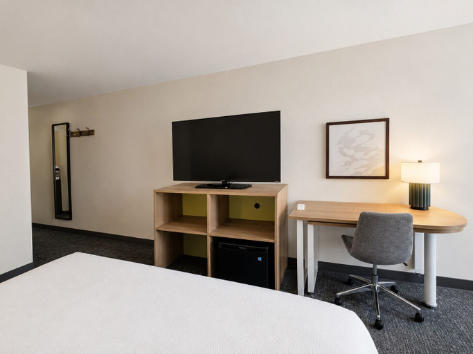 Bedroom 4, Spark by Hilton Lake George Outlets, Warren