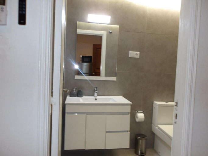 Bathroom 3, Oporto apartment Batalha, Porto