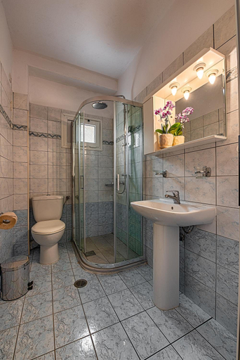 Bathroom 4, Angelica, Ionian Islands