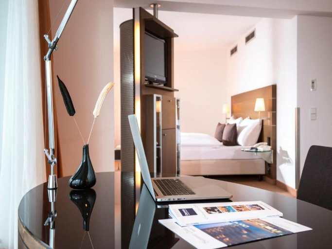 Bedroom 4, Sunday an der Kongresshalle Augsburg, Augsburg