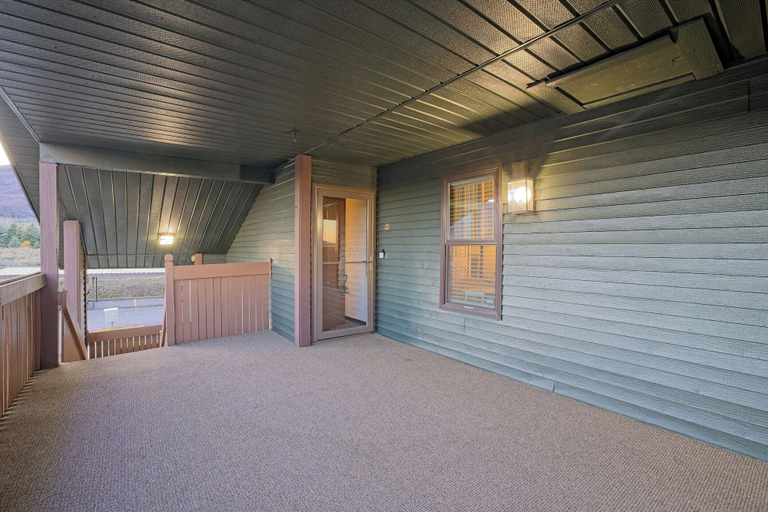 Interior 3, 7035 Park City #3R, Summit