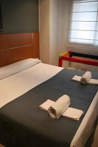 Bedroom 2, Suites Marina - Abapart, Barcelona