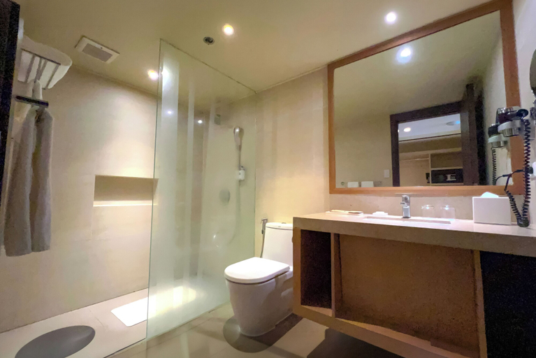 Bathroom 5, Taal Vista Hotel, Tagaytay City