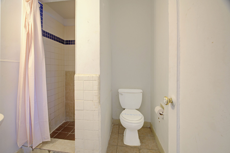 Bathroom 3, OYO Oasis Motel Las Vegas I-15, Clark