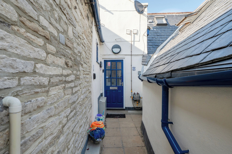 Property grounds, 4 Bed - Sleeps 8 - Pool Table -sea View - Parking, Dorset