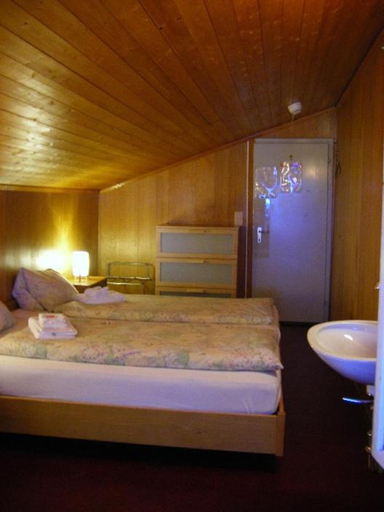 Bedroom 4, Hotel Staubbach, Interlaken