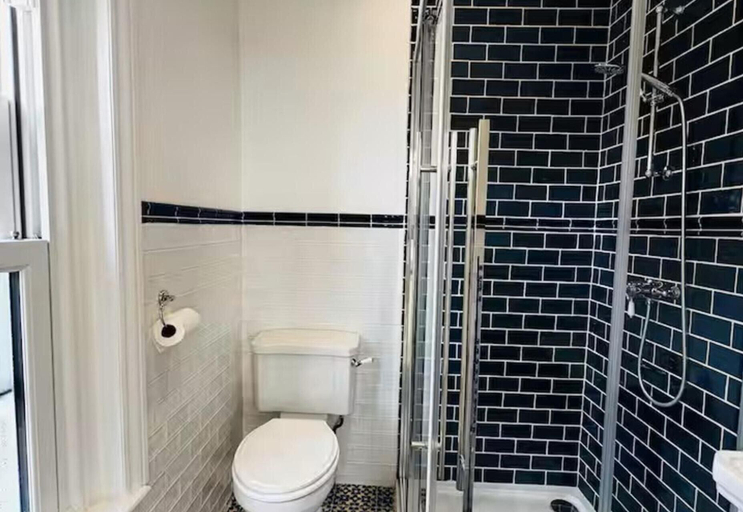 Bathroom 4, Ventnor 4-bed House, Sleeps 8, Parking & Pets Ok, Isle of Wight