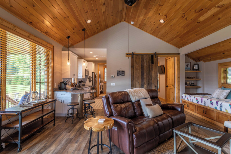 Interior 4, Valley View, Avery