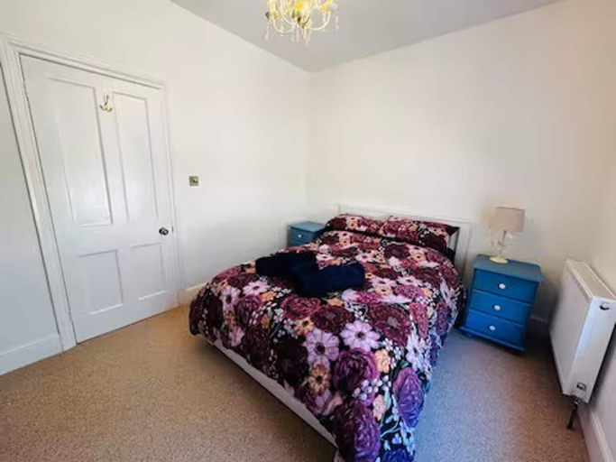 Room 5, Ventnor 4-bed House, Sleeps 8, Parking & Pets Ok, Isle of Wight