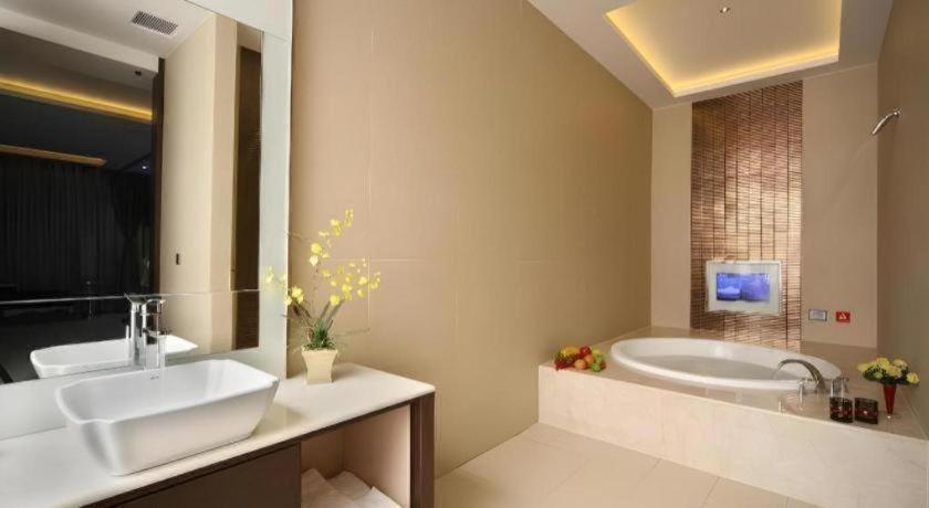 Bathroom, Moon-inn Boutique motel, Changhua