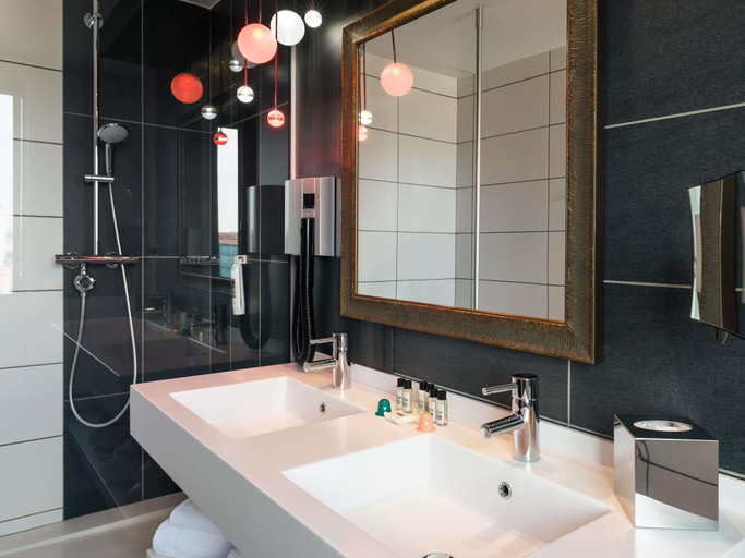 Bathroom 5, Mercure Lyon Centre - Gare Part Dieu hotel, Rhône