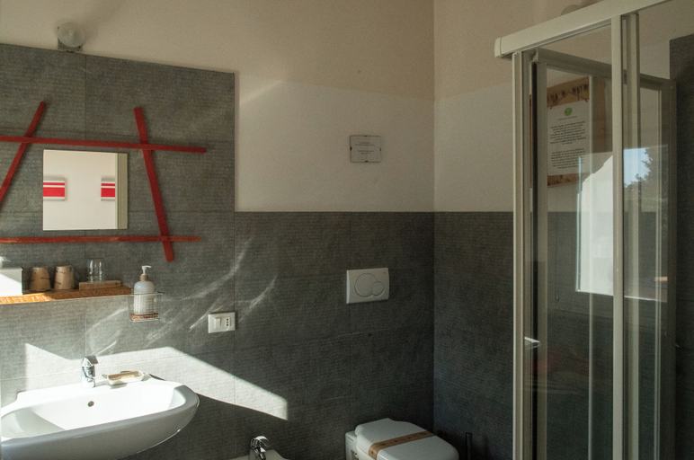 Bathroom 4, Agriturismo Beatilla, Mantua