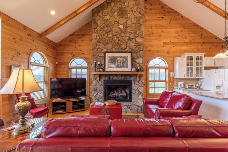 Interior 2, Buena Vista, Ashe