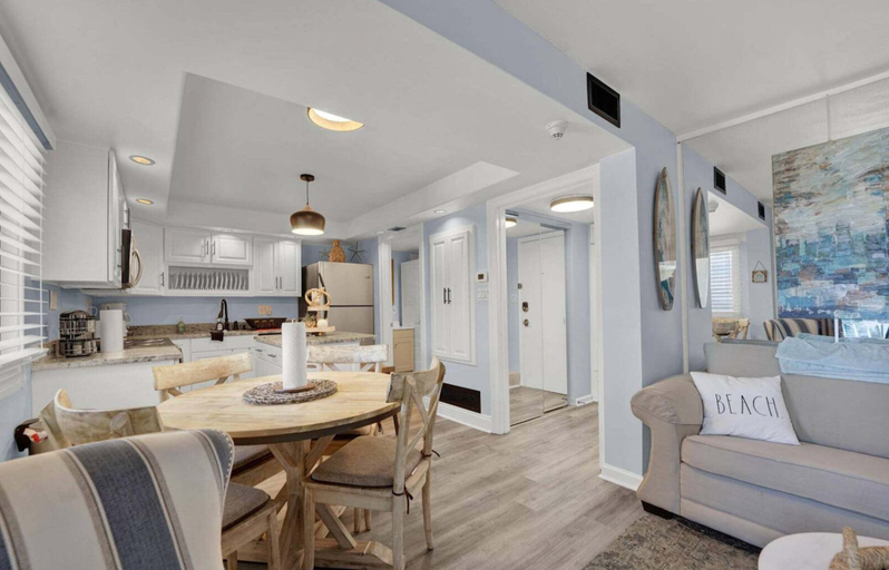 Interior 3, Pinnacle Port Penthouse #29, Bay