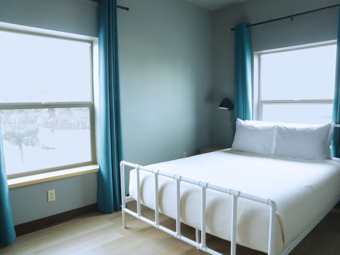 Bedroom 3, Brewster Hall, Spokane