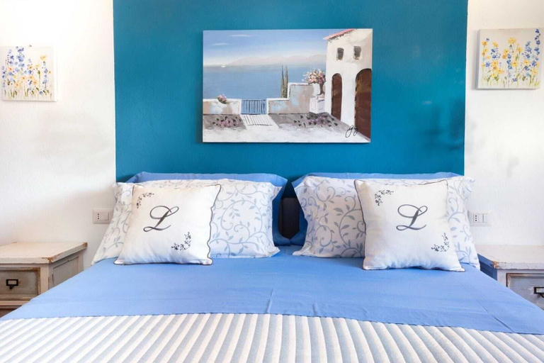 Room 4, Villa Lorelei, Napoli