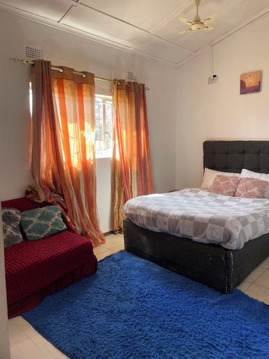 Room 2, Black Olive Lodge, Lusaka