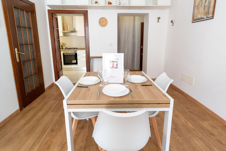 Room 2, Appartamento in Piazzetta by Wonderful Italy, Napoli