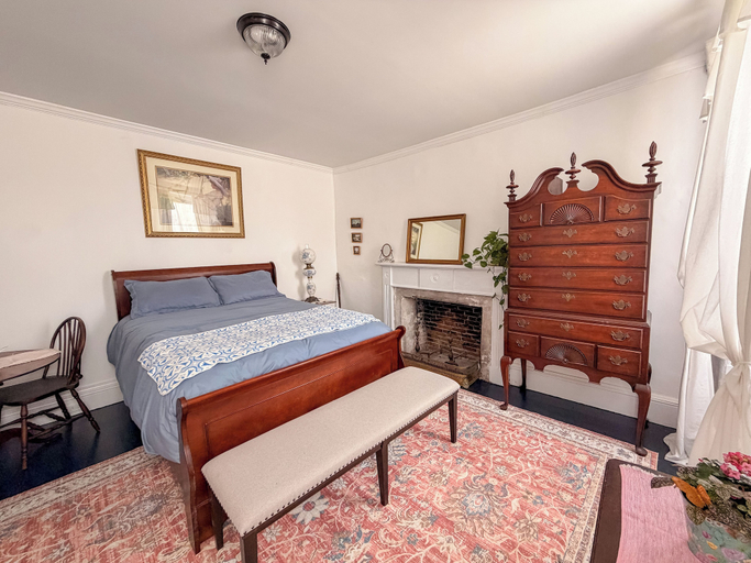Room 4, Lilac Inn Waddington, Lake Ontario