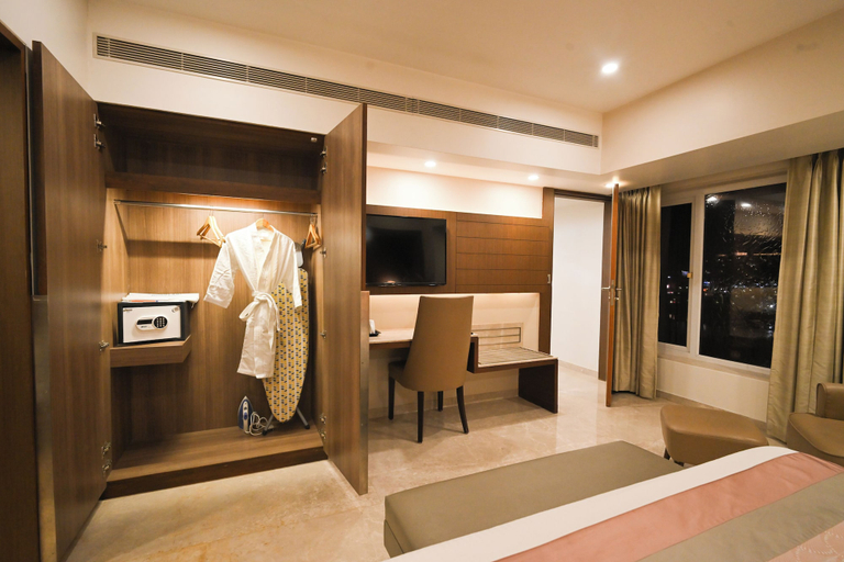 Bathroom 5, Rivera Sarovar Portico Ahmedabad, Ahmadabad