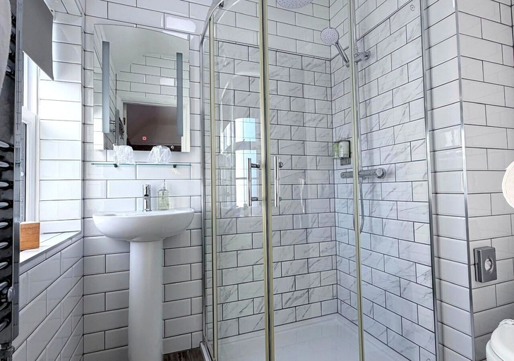 Bathroom 4, Burlington Berties, Norfolk