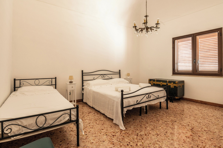 Room 5, La Finestra sul Blu, Trapani