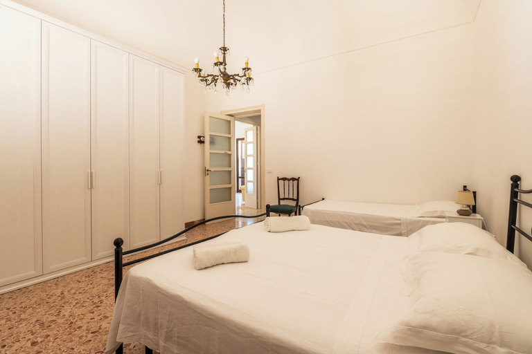 Room 1, La Finestra sul Blu, Trapani