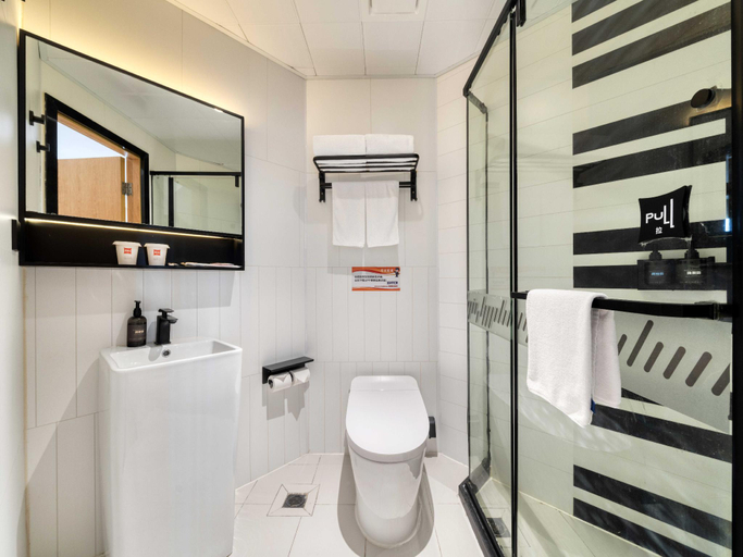 Bathroom 4, Ibis Hangzhou Wensan Road Metro Station Hotel, Hangzhou