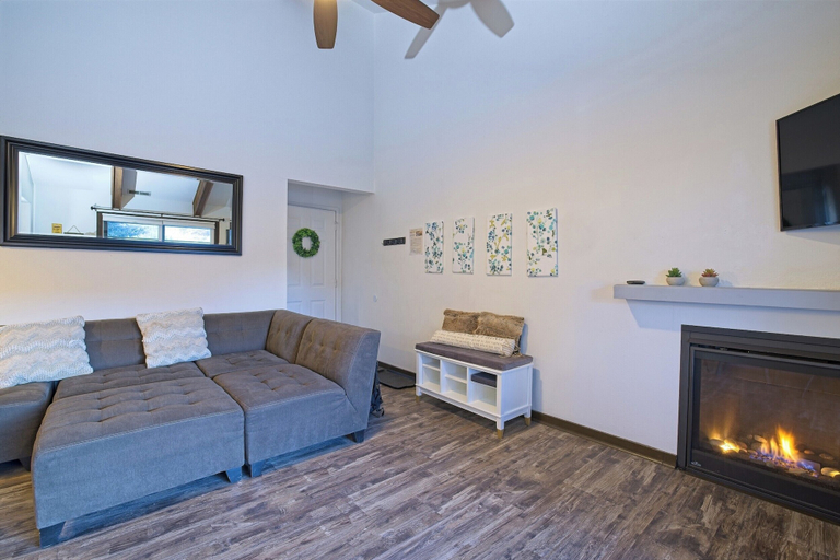 Interior 2, 7035 Park City #3R, Summit