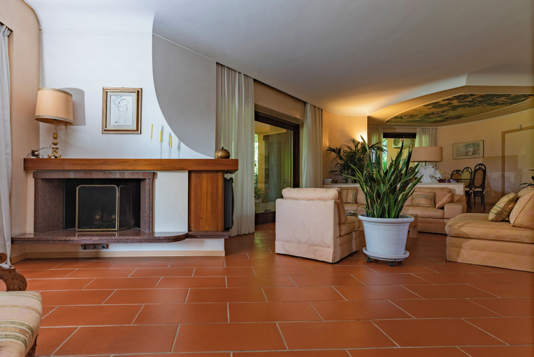 Living area 5, Villa La Fortezza, Novara