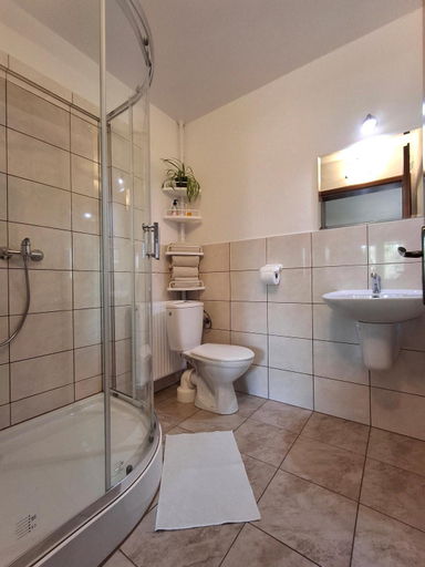 Bathroom 3, Pod Jednym Dachem, Nowy Targ