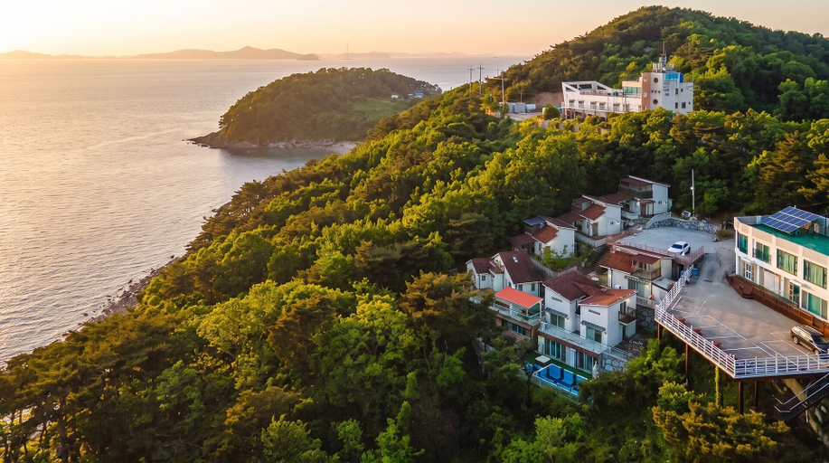 Exterior & Views, Ganghwa Raube Pet-friendly Pension, Ganghwa