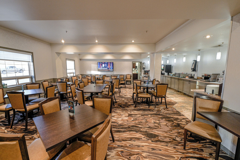 Food & Drinks 5, Service Plus Inn and Suites - Grande Prairie, Division No. 19