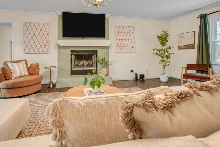 Interior 5, Greensboro Getaway Villa, Guilford