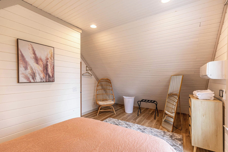 Interior 5, Calling Me Home, Caldwell