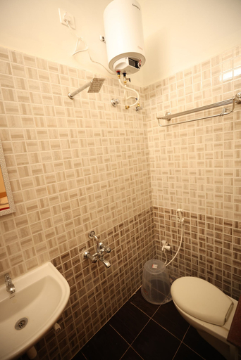 Bathroom, LISHIKAA'S INN, Viluppuram