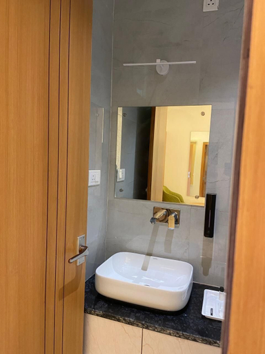 Bathroom 4, Ras Vilas Palace, Mathura