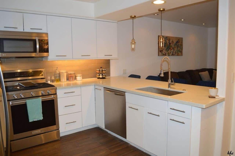 Interior 5, 2BD Ground Floor Condo in Gated Gardens Pool&spa, Riverside