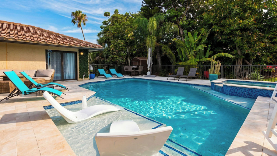 Interior 3, Blue Sunset by Avantstay Pool + Spa + Fire Table Near Beaches + Naples, Lee