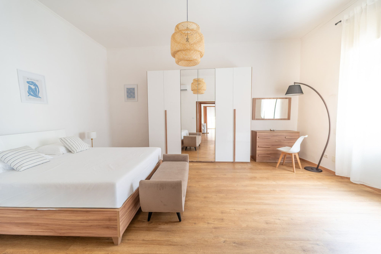 Room 5, Appartamento in Piazzetta by Wonderful Italy, Napoli